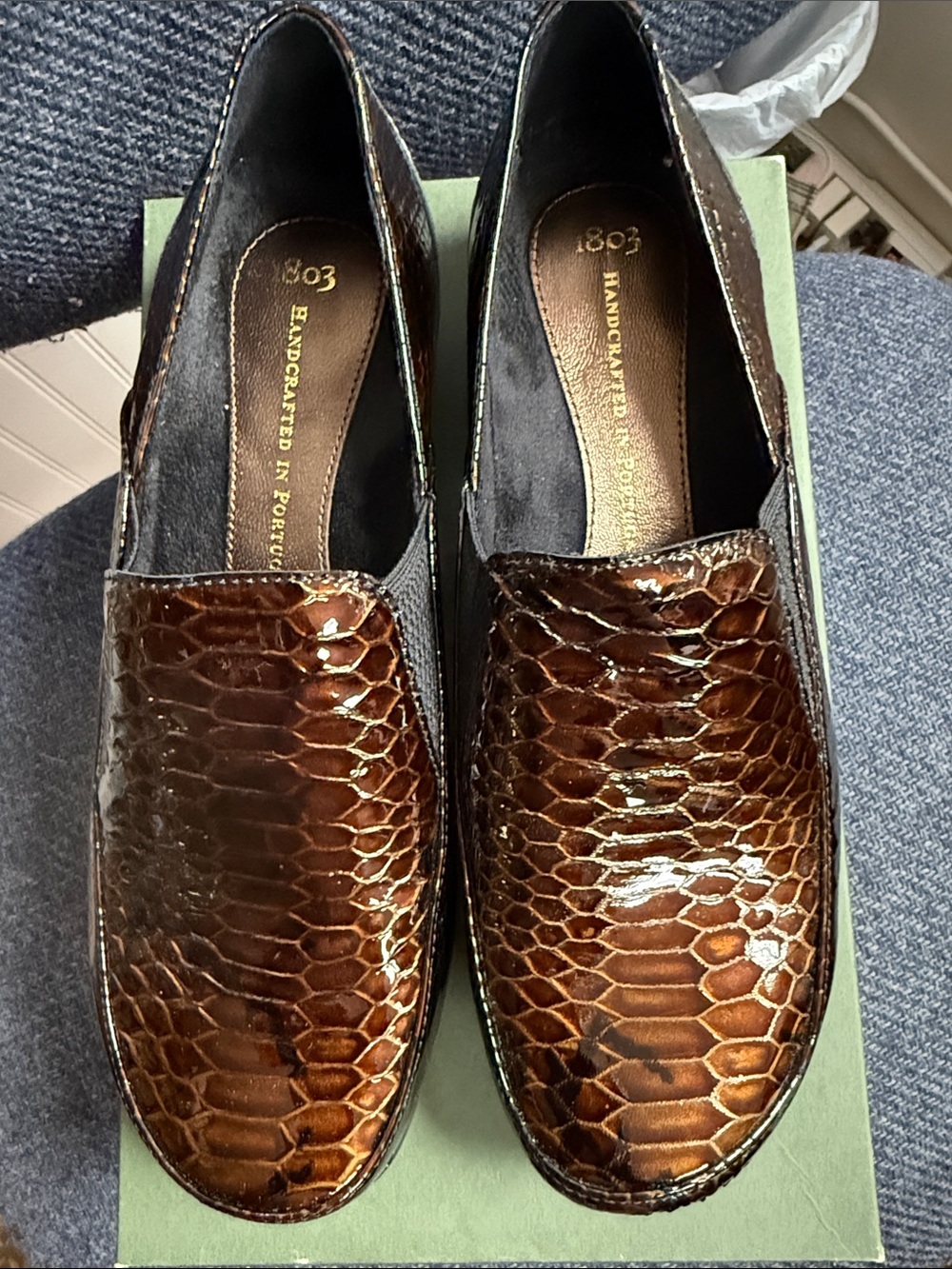 1803 NWT Size 8 Brown Loafers.